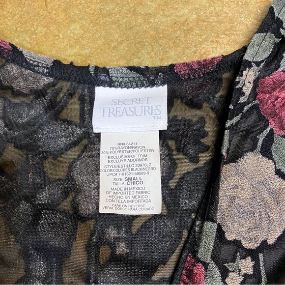 Secret Treasures floral robe! - Picture 5 of 5